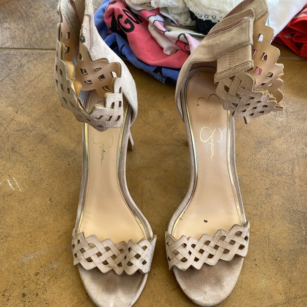 Leather upper heal